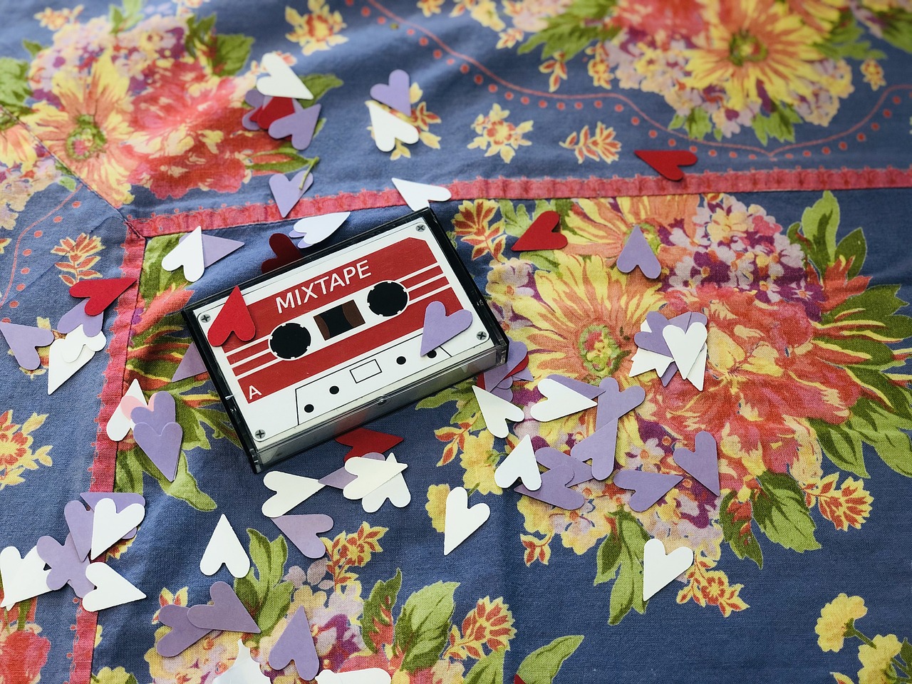 Nostalgia (‘80s and ‘90s) graphic design trends