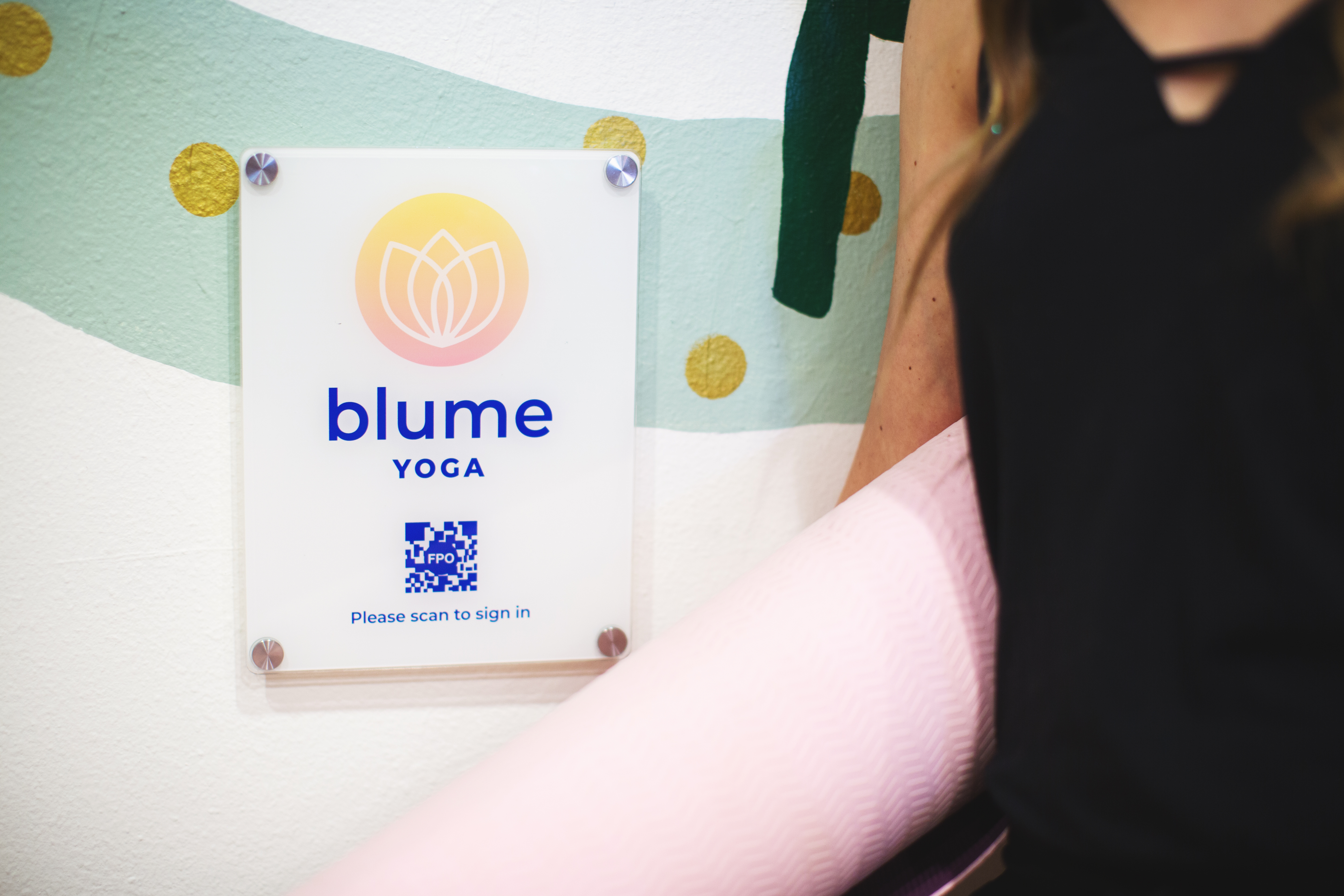 letrero acrílico de yoga