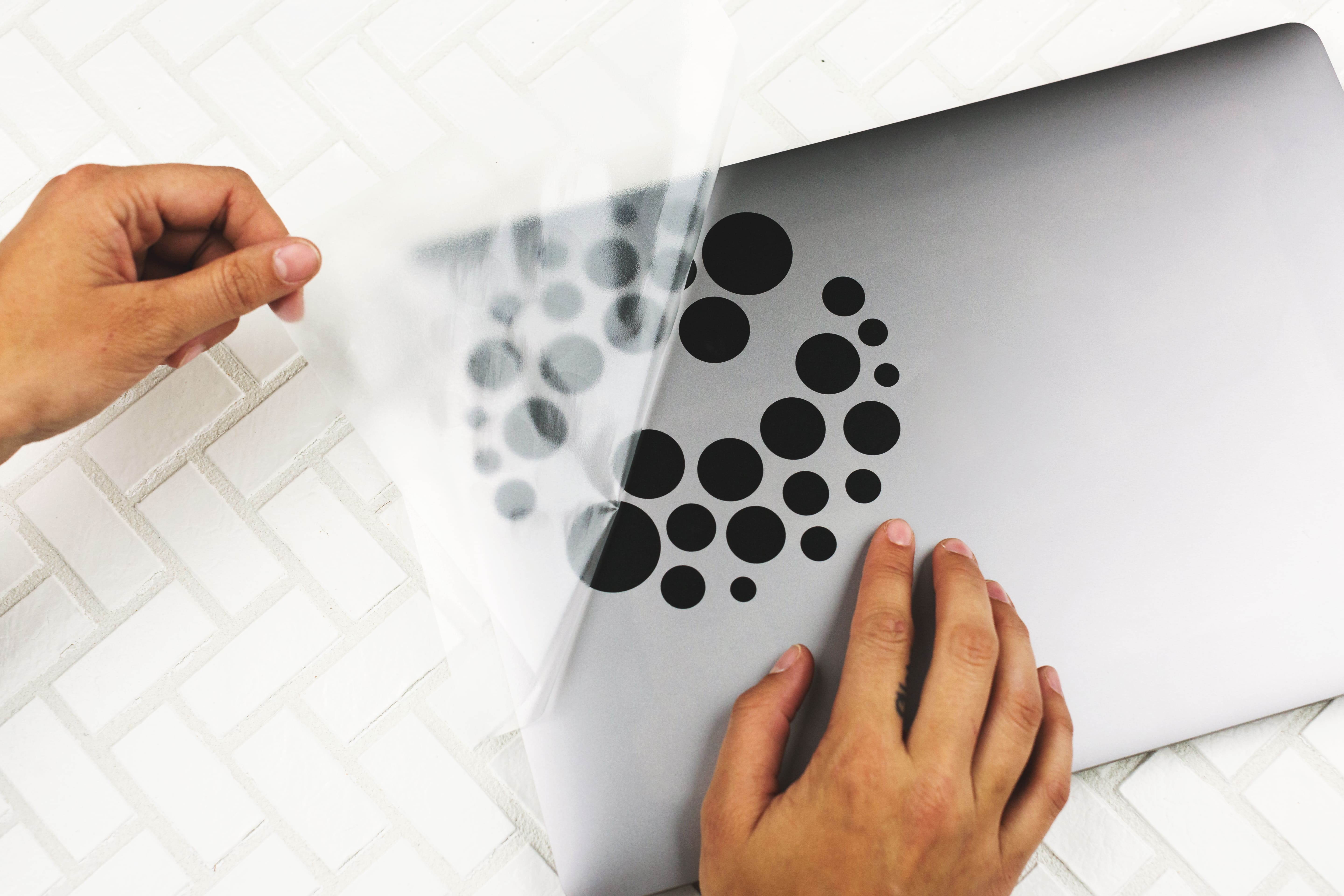 minimalism sticker design trend