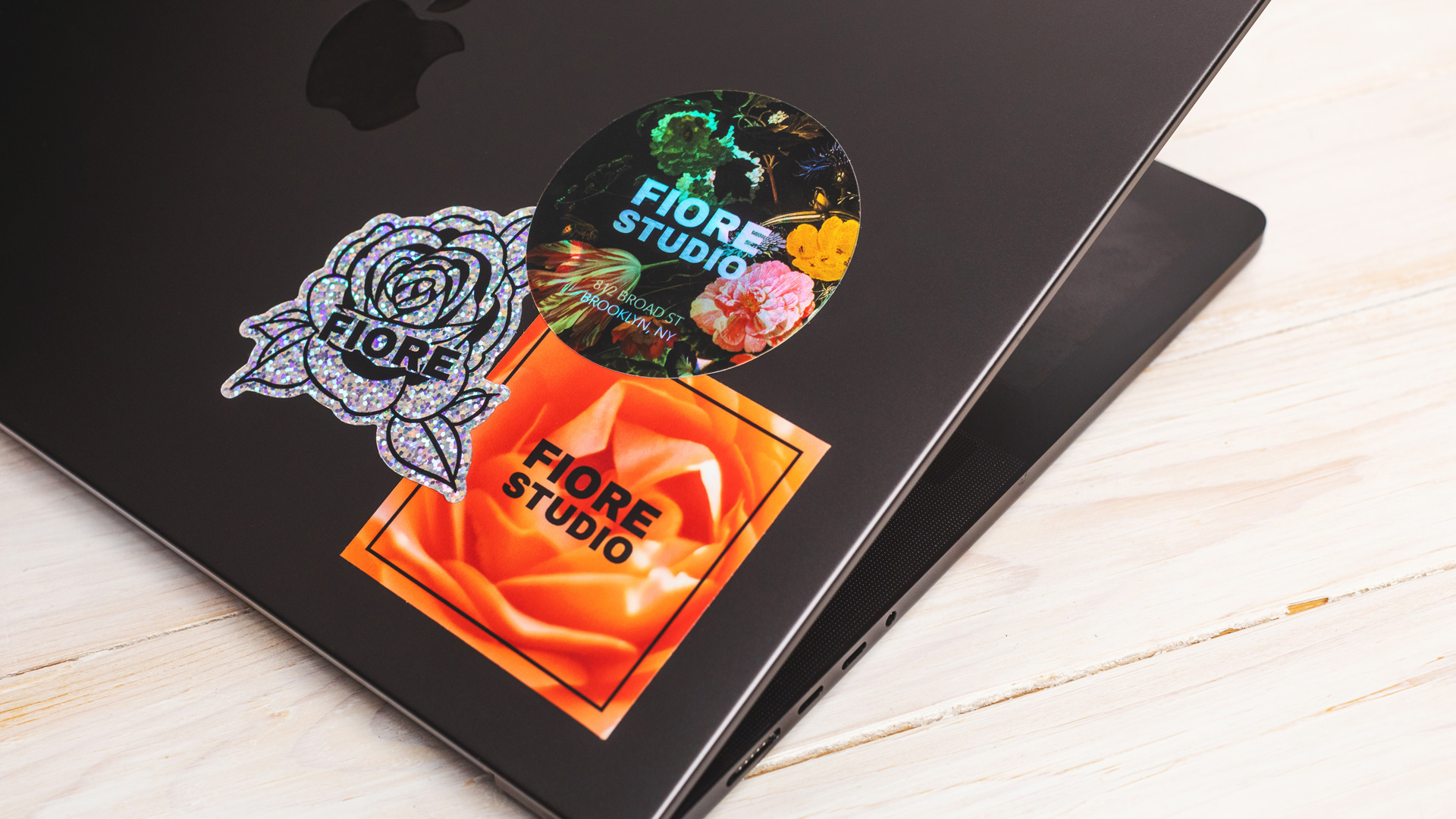 mate-vs-holo-vs-glitter-stickers